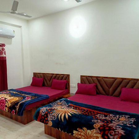 Shri Girraj Residency Ξενοδοχείο Mathura Εξωτερικό φωτογραφία