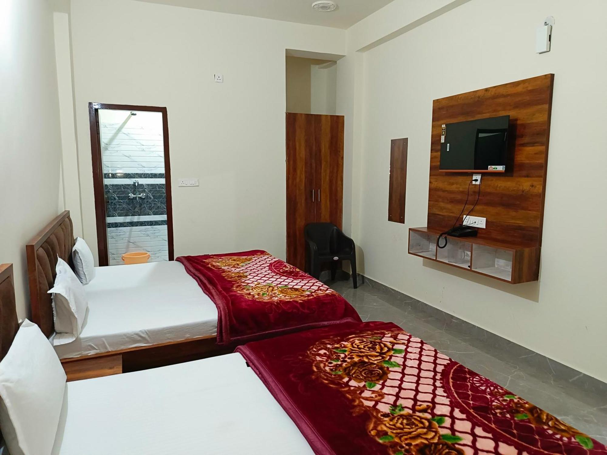 Shri Girraj Residency Ξενοδοχείο Mathura Εξωτερικό φωτογραφία