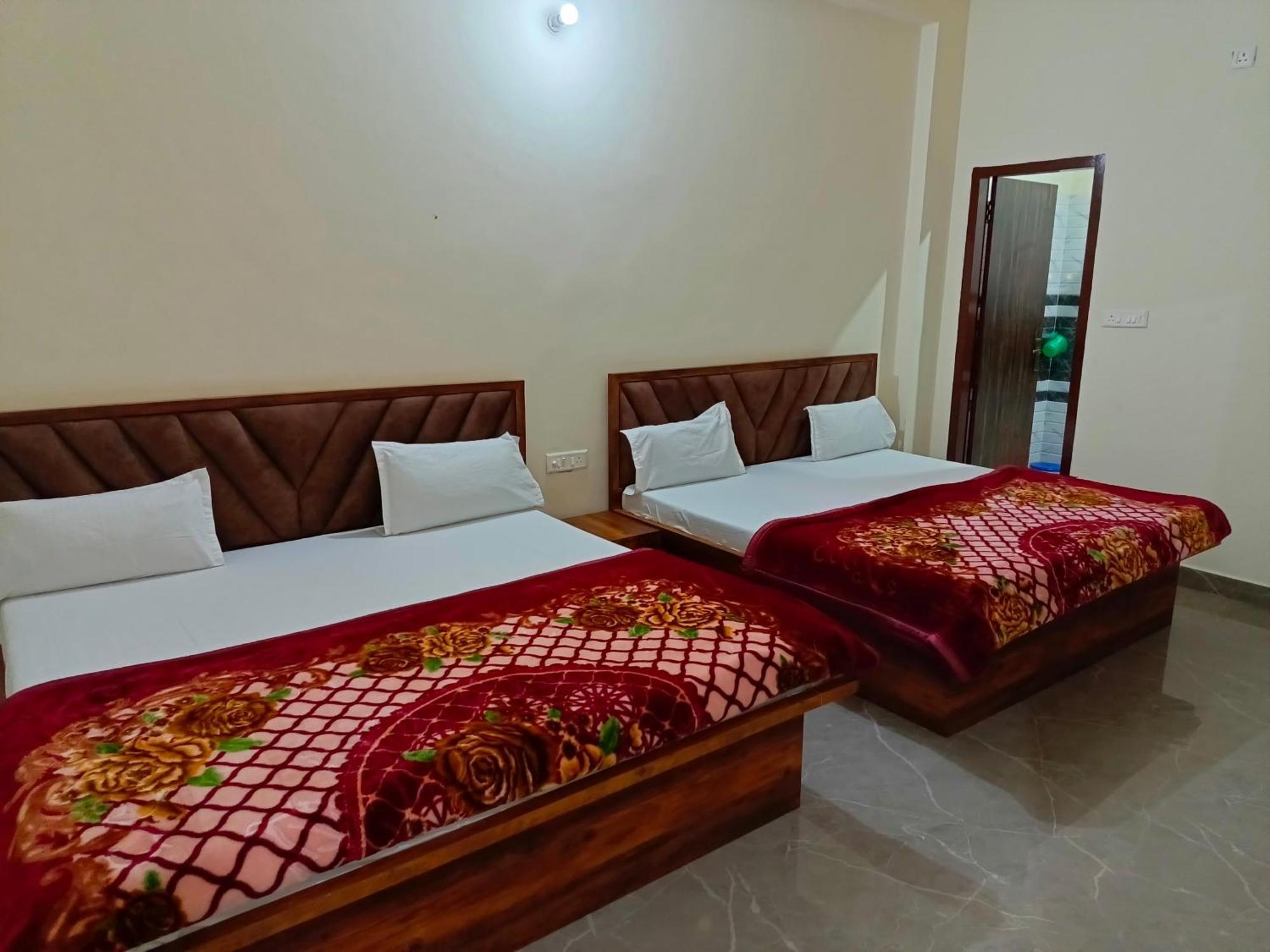 Shri Girraj Residency Ξενοδοχείο Mathura Εξωτερικό φωτογραφία