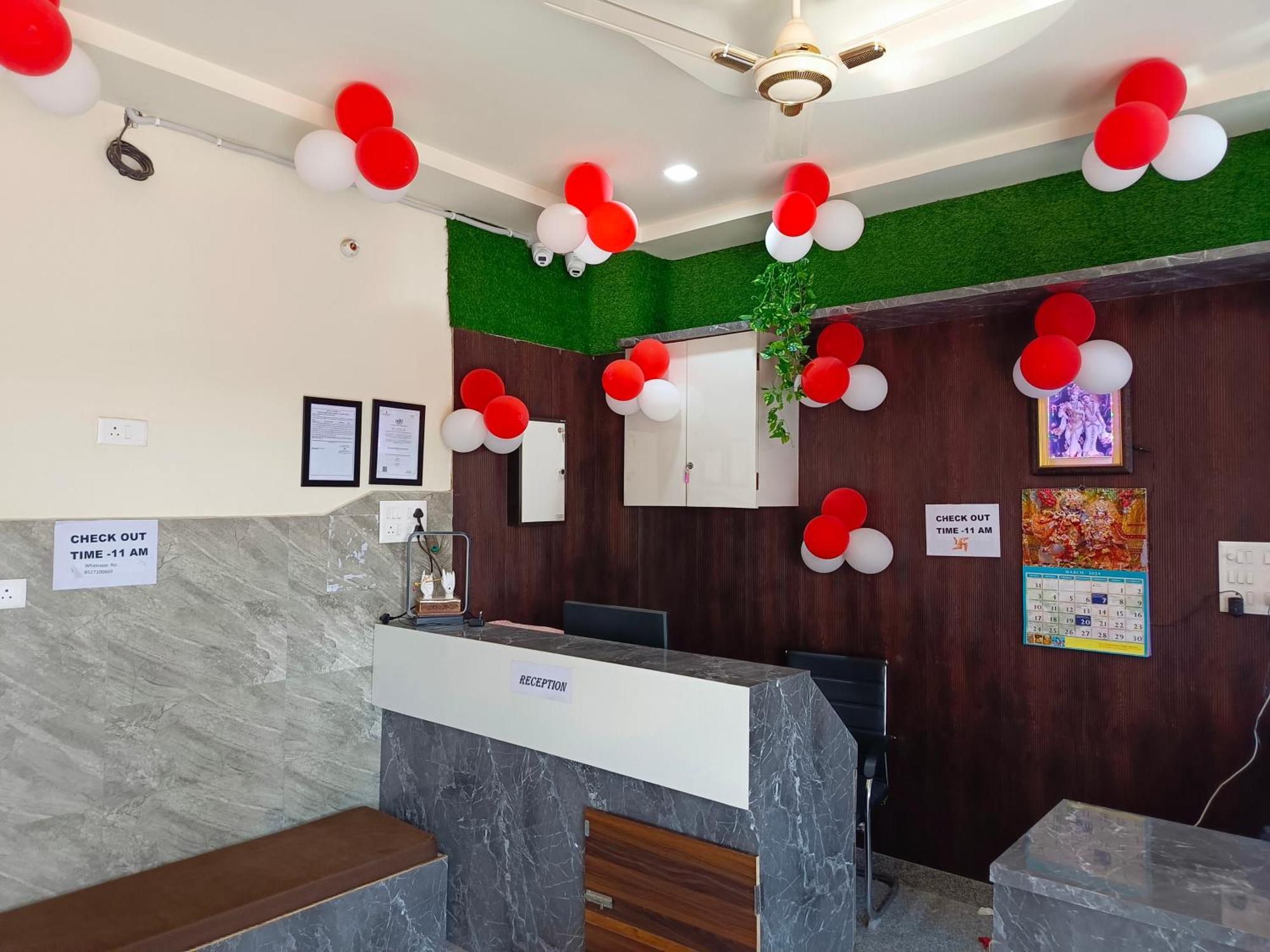 Shri Girraj Residency Ξενοδοχείο Mathura Εξωτερικό φωτογραφία